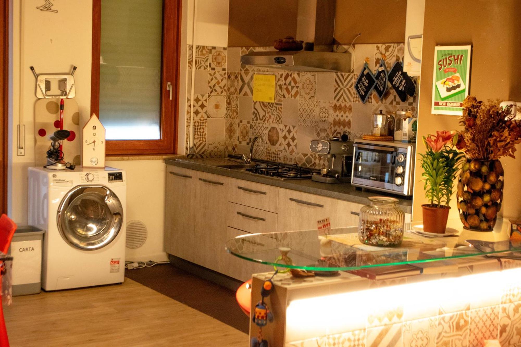 Emmanueli65 Fronte Clinica Per 4 Matrimoniale E Castello Bed & Breakfast Пиаченца Екстериор снимка